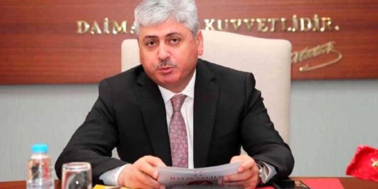 Depremin yıktığı Hatay’ın valisi milletvekilliği için istifa etti