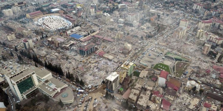 Depremler nedeniyle hayatını kaybedenlerin sayısı 48 bin 448’e yükseldi