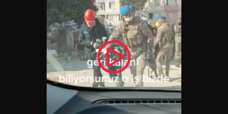 Depremzede Suriyelilerin gözaltı görüntüleri 'Vur' şarkısıyla paylaşıldı: Türkiye’den ayrılıyorlar