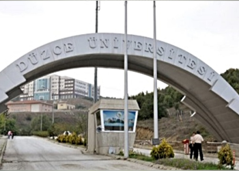 Depremzede öğrenciyi azarlayan öğretim üyesi görevden uzaklaştırıldı