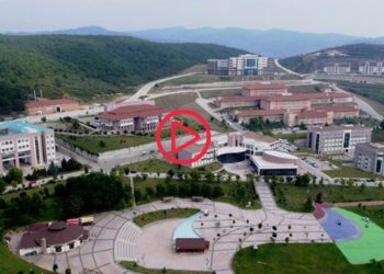 Depremzede öğrenciyi tersleyen öğretim görevlisi görevden uzaklaştırıldı