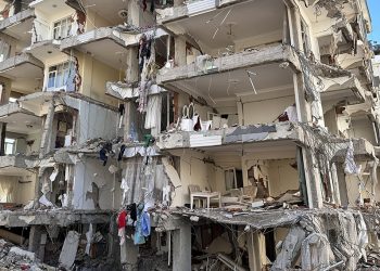 Depremzedelerin elektrik ve doğalgaz borçları silindi