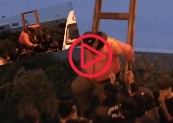 Depremzedeye polis müdahalesi: Erdoğan'a 'Geliyor Gelmekte Olan' diye seslendi