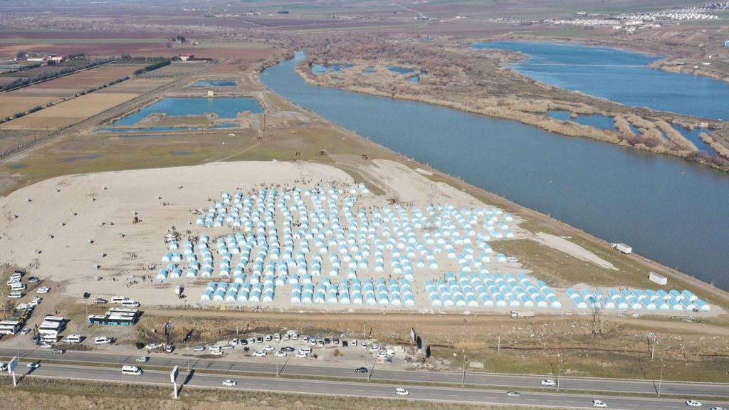 Dicle nehri kıyısındaki çadır kent boşaltıldı, 125 milyon boşa gitti