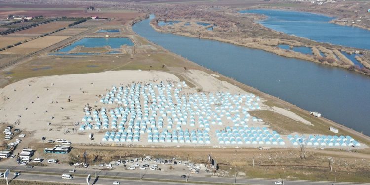 Dicle nehri kıyısındaki çadır kent boşaltıldı, 125 milyon boşa gitti