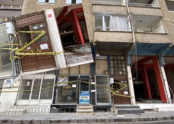 Diyarbakır’ın 400 bin nüfuslu ilçesi için uyarı: Küçük bir artçıda yıkılma durumu söz konusu