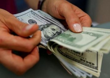 Dolarda gözler yarına çevrildi!