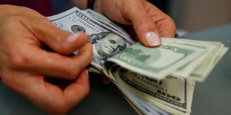 Dolarda gözler yarına çevrildi!