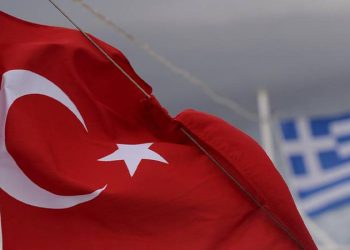 Yunanistan'da dört profesör, Ankara-Atina hattında "aşılmaz gibi görünen" sorunları ele alan bir makale yazarak, Yunanistan'da Türk-Yunan ilişkilerini travmatize eden konular hakkında tekrar diyalog başlatılması gerektiğini belirtti.