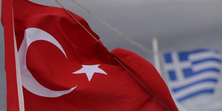 Yunanistan'da dört profesör, Ankara-Atina hattında "aşılmaz gibi görünen" sorunları ele alan bir makale yazarak, Yunanistan'da Türk-Yunan ilişkilerini travmatize eden konular hakkında tekrar diyalog başlatılması gerektiğini belirtti.