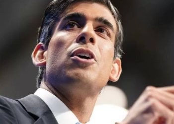 Düzensiz göçmenlerin teknelerle ülkeye girişlerini durdurmak için her yolu denedik, işe yaramadı