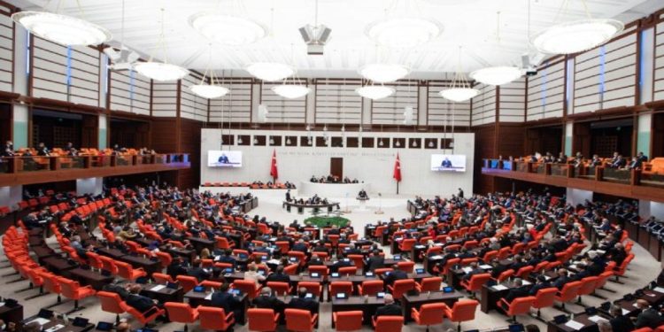 EYT kanun teklifi Genel Kurul’da kabul edildi