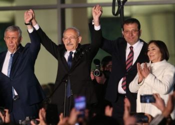 Britanyalı ekonomist Timothy Ash, millet ittifakının cumhurbaşkanı adayı Kemal Kılıçdaroğlu’nun seçimleri kazanması halinde büyük miktarda Batı finansmanının geri döneceğini söyledi.