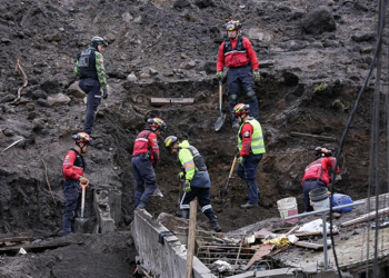 Ekvador'da toprak kayması sonucu ölenlerin sayısı 21'e çıktı