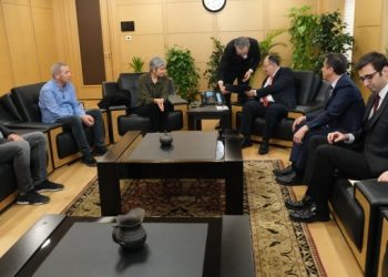 Emek ve Özgürlük İttifakı protokolünü YSK’ye sundu