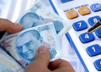 Emeklilerin zamlı maaşlarıyla ilgili yeni karar! Ödeme tarihleri belirlendi