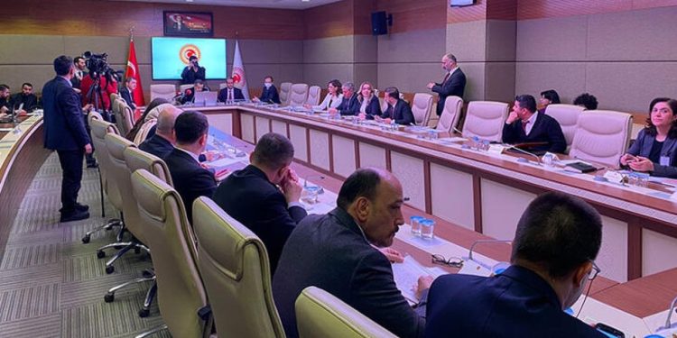 Emniyet:  Deprem bölgesinde 140 yetişkin, 55 çocuk kayıp
