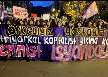 Engellemelere rağmen kadınlar 8 Mart yürüyüşü için toplanmaya başladı