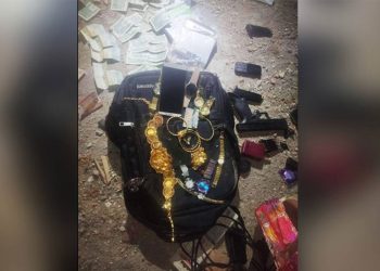 Enkazdan değerli eşya çaldığı iddia edilen komiser yardımcısı ve bekçi gözaltına alındı