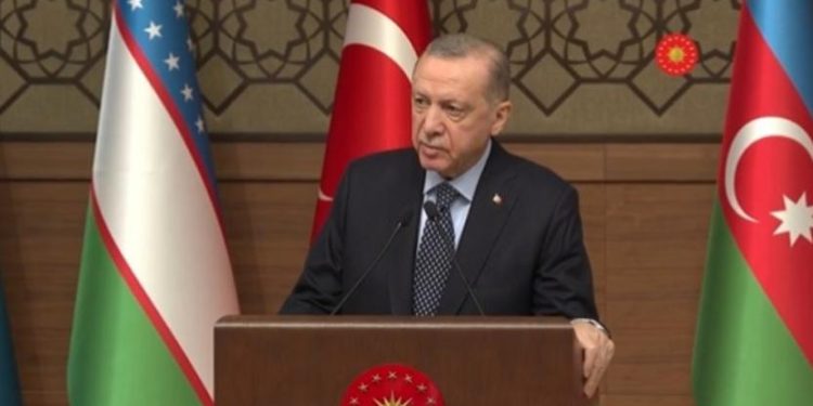 Erdoğan, Külliye’den seslendi: Mayıs ayına kadar 100 bin konteyner kuracağız