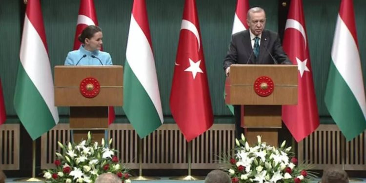 Erdoğan: Macaristan'a doğalgaz verilmesinde konusunda Azerbaycan'la her türlü desteği veriyoruz