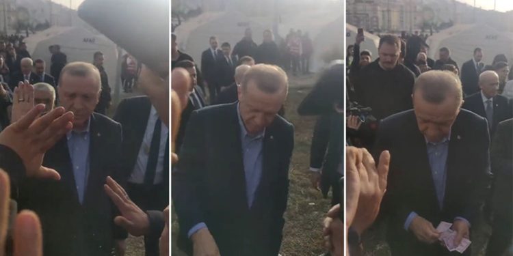 Erdoğan depremzede çocuklara yine para dağıttı
