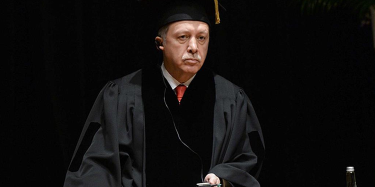 Erdoğan hakkında bir başvuru daha: Yasalara uygun diploması yok'