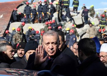 Erdoğan’dan depremzedelere ‘destek’: 11 ildeki hakaret davalarından vazgeçti