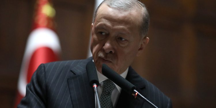 Erdoğan’ın diplomasının paylaşılması talebine red: Rızası yok