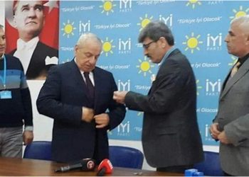 Eski devlet bakanı, İYİ Parti'den 'maaile' istifa etti