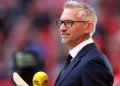 Eski milli futbolcu Garry Lineker BBC'deki görevine geri dönüyor