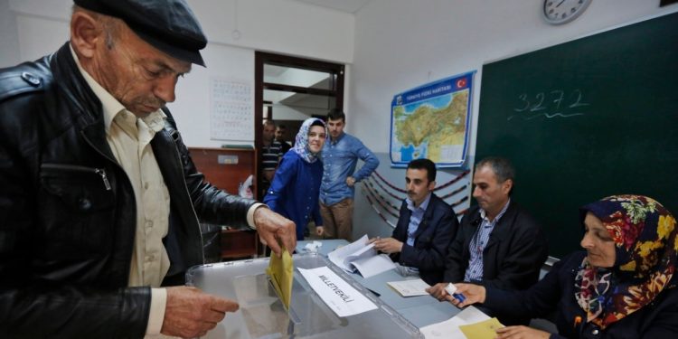 Ankaralı Seçmenler Liste Kontrolu Yapıyor