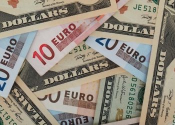 Fed kararı sonrası piyasalardan hareketli açılış: Euro rekor kırdı, dolar yükselişte