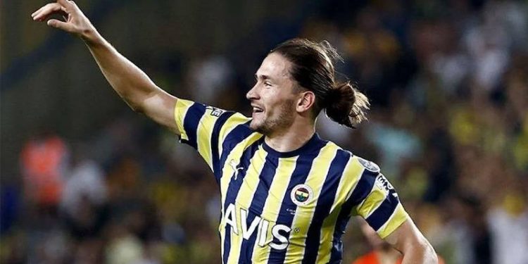 Fenerbahçe, Miguel Crespo ile sözleşme uzatıyor