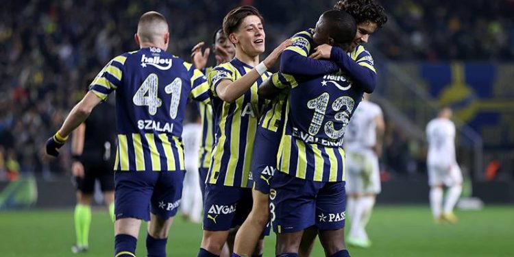 Fenerbahçe, Sevilla karşısında tur peşinde