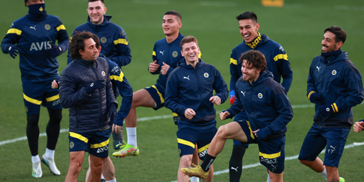 Fenerbahçe, derbi hazırlıklarını sürdürdü