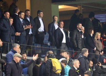 Fenerbahçe taraftarı istifa çağrısı yaptı, Jorge Jesus, Ali Koç'a destek verdi