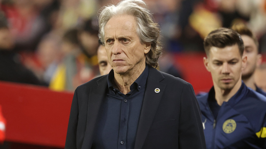 Fenerbahçe'nin teknik direktörü Jorge Jesus'tan sözleşme ve Beşiktaş açıklaması