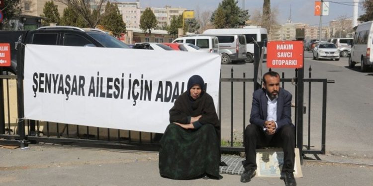 Ferit Şenyaşar: Yetkililer annenin haklı mücadelesini görmemek için arka kapıdan giriş yapıyor