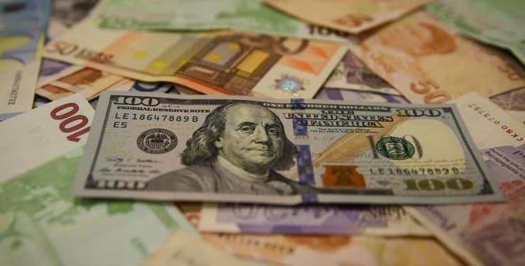 ABD’li finans ve bankacılık şirketi Wells Fargo, millet ittifakının seçimleri kazanması durumunda 2024’ün ortasına kadar dolar/TL’nin 14’e düşmesini bekliyor. Şirkete göre Cumhurbaşkanı Tayyip Erdoğan seçimi kazanırsa da dolar/TL aynı döneme kadar 20’ye yükselecek.