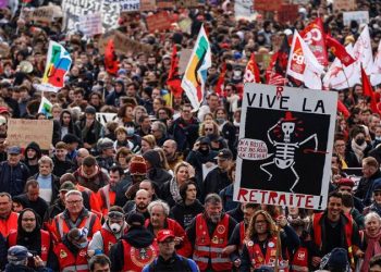 Fransa’da emeklilik reformuna öfke büyüyor