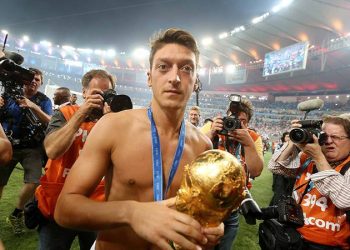 Futbola veda eden Mesut Özil'in başarılarla dolu kariyeri