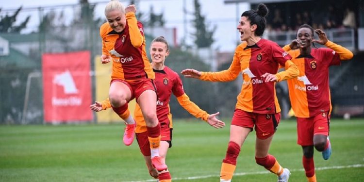 Galatasaray Kadın Futbol Takımı normal sezonda lider!