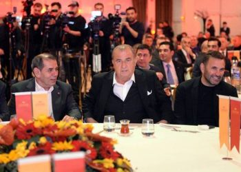 Galatasaray camiası, iftarda buluştu