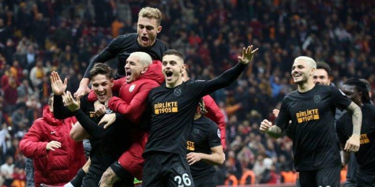 Galatasaray tarihi rekoru kırdı; Süper Lig'de üst üste en çok kazanan takım oldu