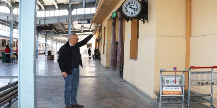 Gardaki tarihi saat artık hep 04.17'yi gösterecek