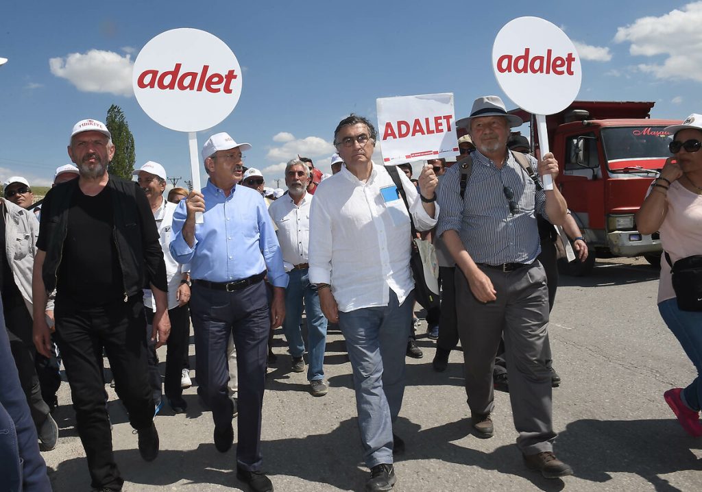 Gazeteci Hasan Cemal, Yeşil Sol Parti’nin milletvekili adaylığı teklifini kabul etti