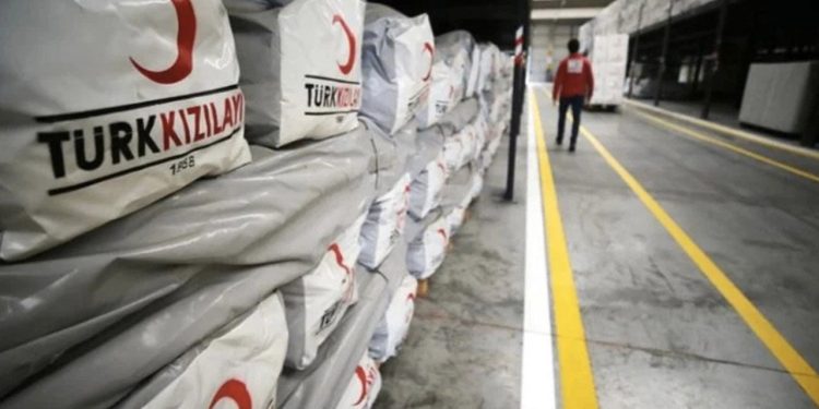 Gazeteci Murat Ağırel: Kızılay'ın şirketinde ürettiği çadır kapasitesi yetersiz, dış piyasaya fason üretim yaptırıyor