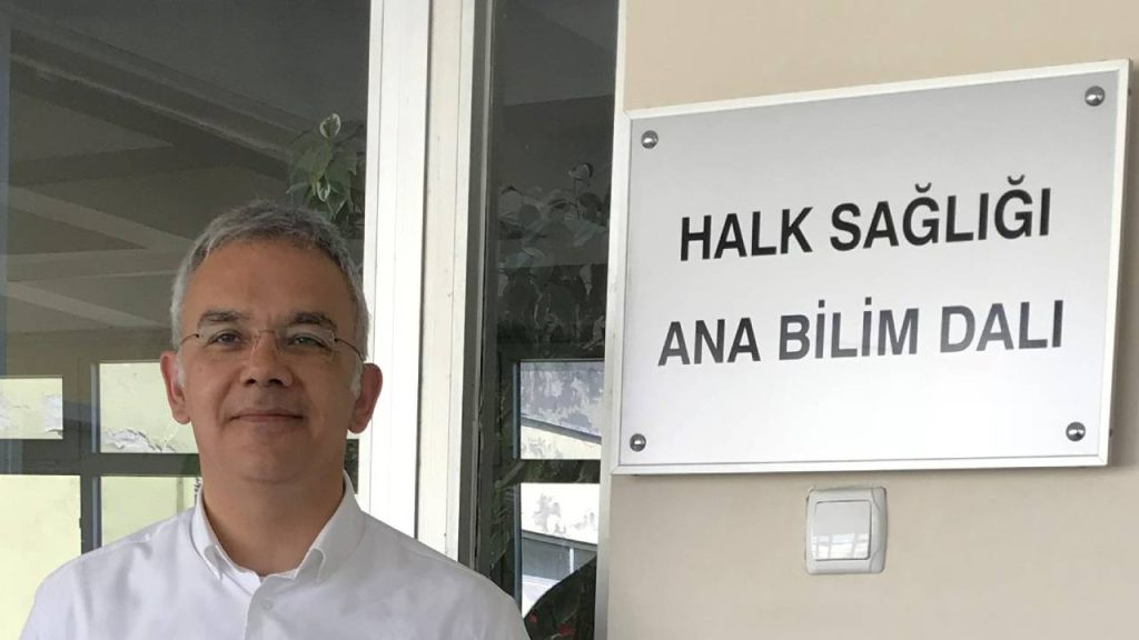 Prof. Dr. Kayıhan Pala, Uludağ Üniversitesi'ndeki görevini bıraktı: Gerçeğin peşinde koşmaya devam edeceğim