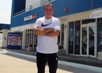 Avrupa Futbol Şampiyonası'nda 2000 yılından beri yalnızca iki kez elemeleri geçebilen ancak grup maçlarına kalamayan Romanya milli takımı, 1998'den bu yana Dünya Kupası'na da katılamadı. Balkan ekibi bu ay oynanacak Andora ve Belarus maçlarıyla Avrupa 2024 için elemelerini geçmek istiyor.